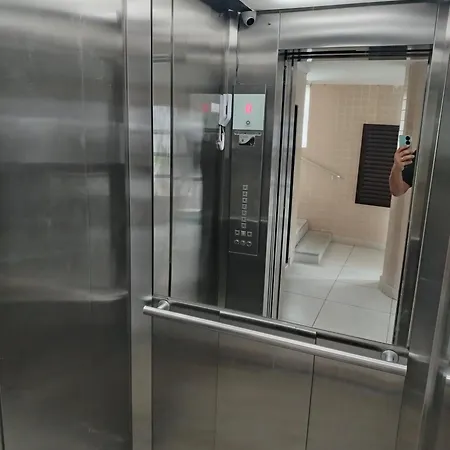 Apartamento Pe Na Areia Com Garagem No Centro Mongagua Exterior photo