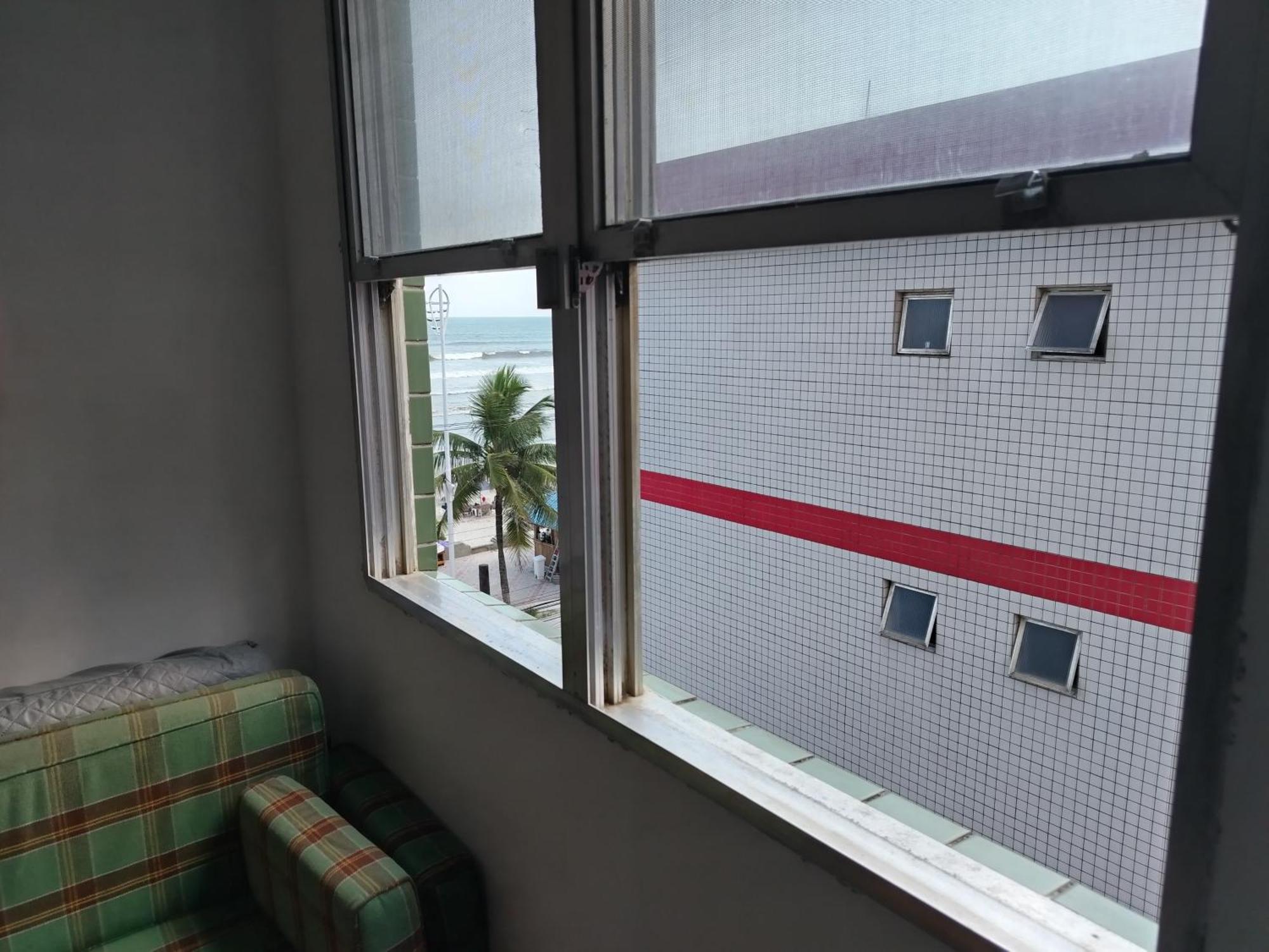 Apartment Pe Na Areia Com Garagem No Centro Mongagua