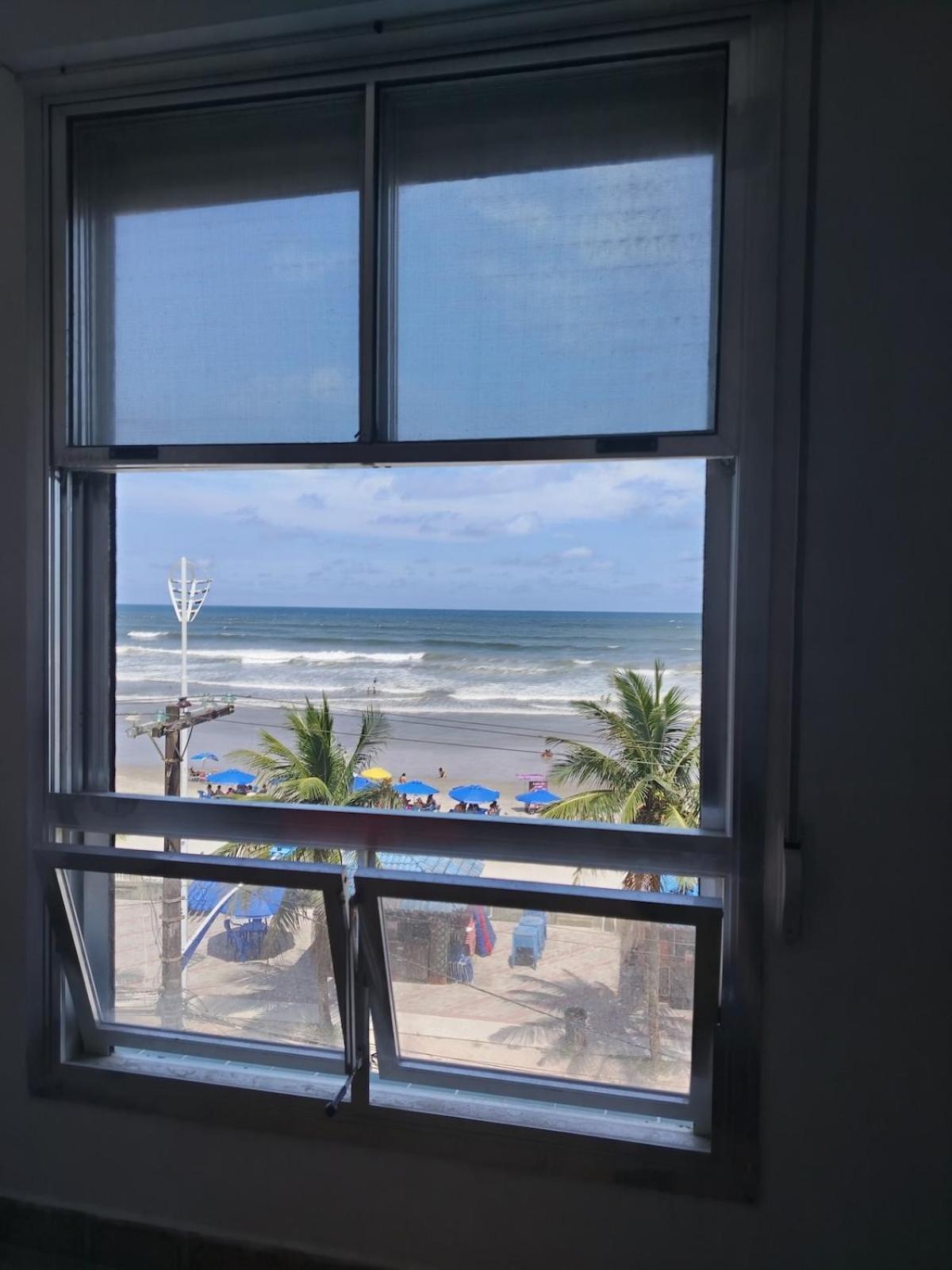 Pe Na Areia Com Garagem No Centro Apartment Mongagua